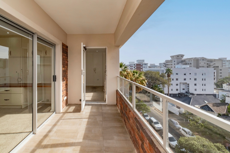 3 Bedroom Property for Sale in Sea Point Western Cape